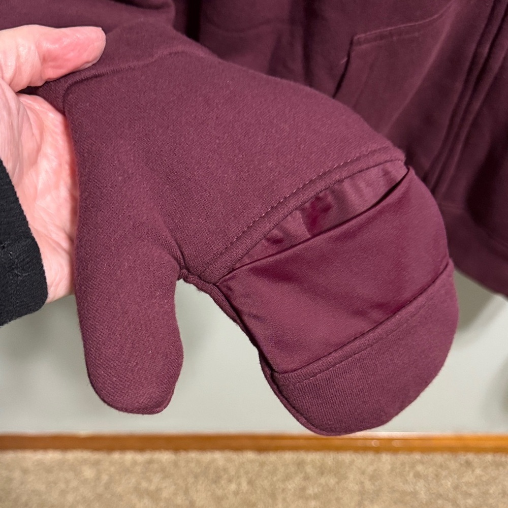 Feejays Burgundy Zip-Up Hoodie with Sherpa Lining and gloves - Picture 4 of 8